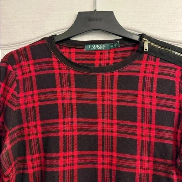 Ralph Lauren cute top. Ptp 20” shoulder to hem 22.5” - Picture 2 of 6